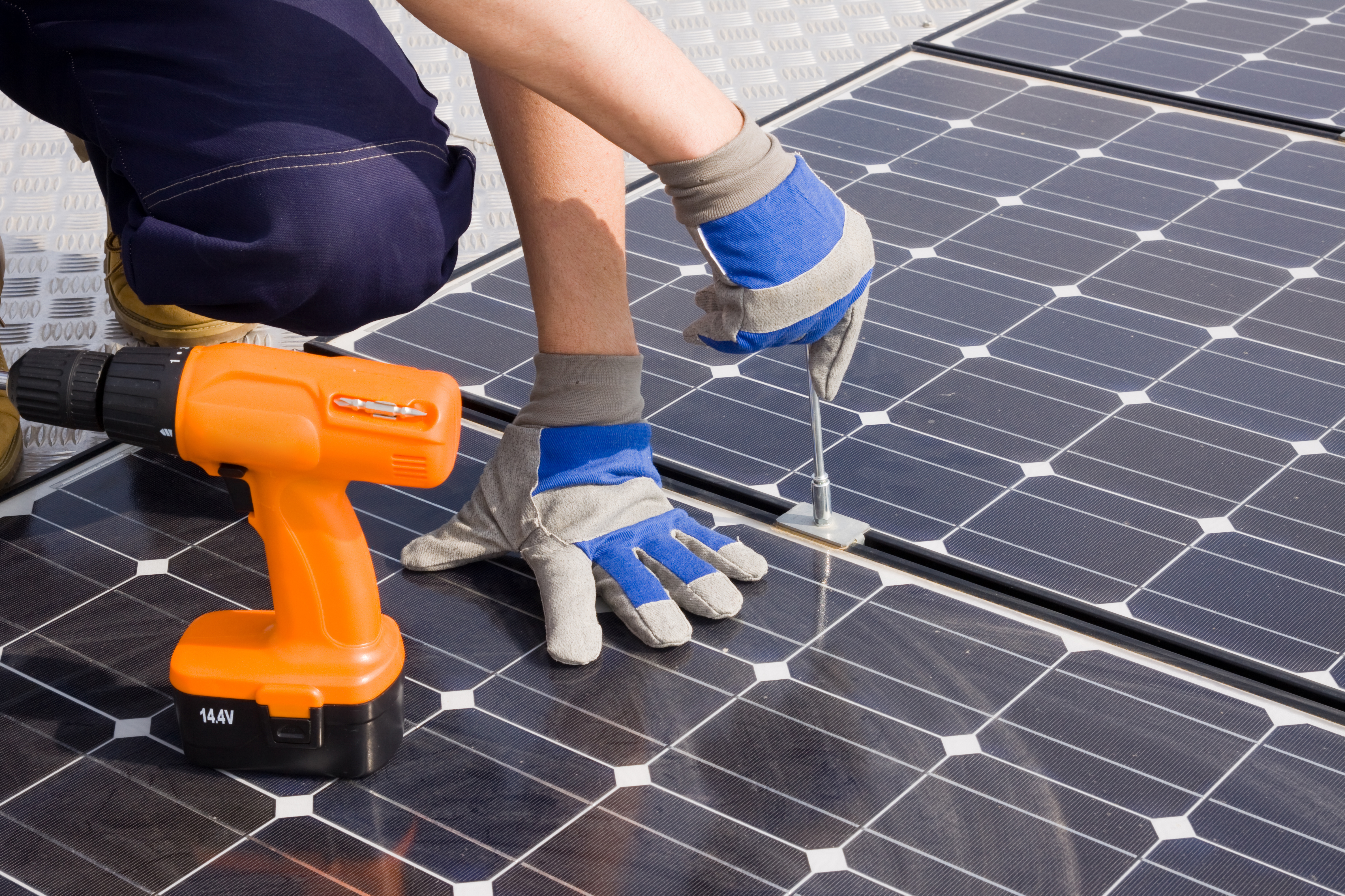 How to Choose the Right Solar Panels for Your Home